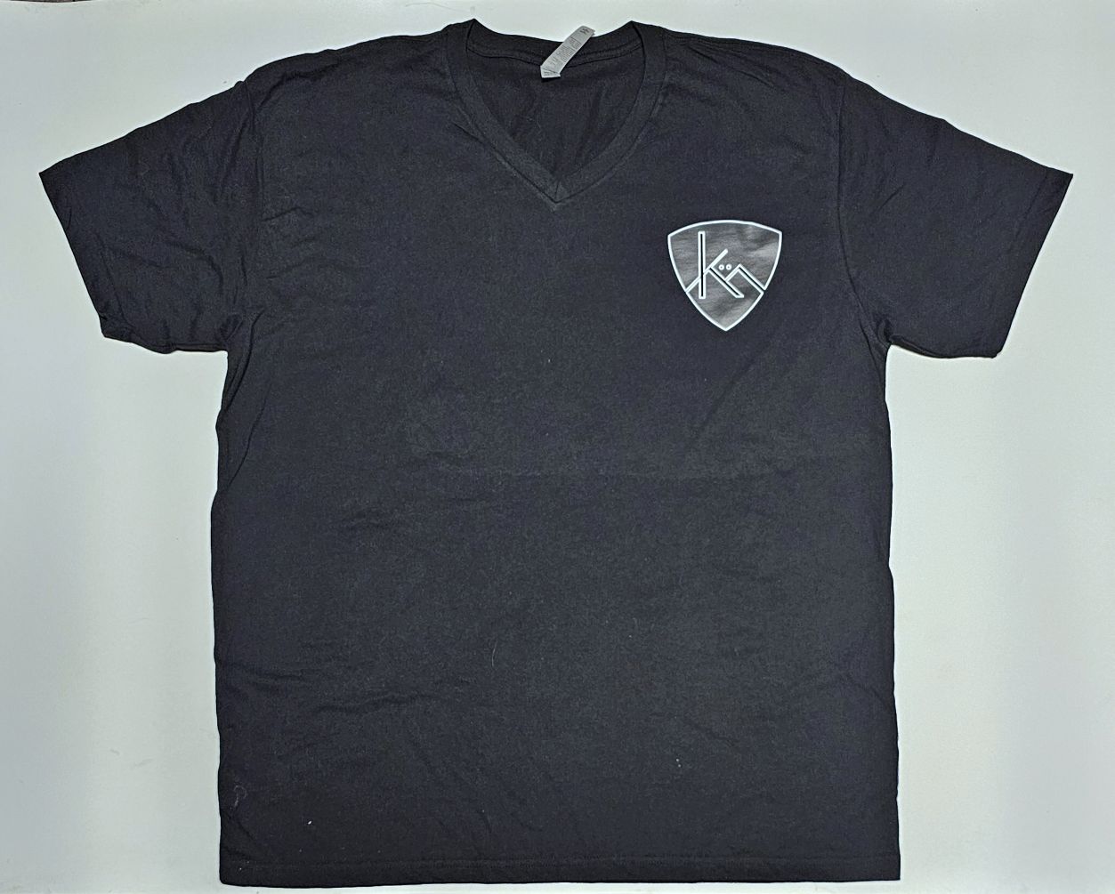 V-Neck T-Shirt Black with Kühn Badge