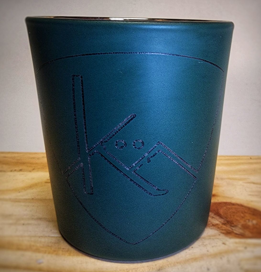 Pure Beeswax Candle 8oz | Applewood Scented - Kühn - Products For Men