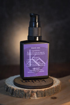 A 1 oz bottle of black sea beard oil by kühn products.