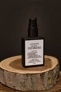 A 1 oz bottle of unscented beard oil by kühn products.