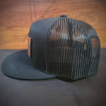 Load image into Gallery viewer, Hats | Flat bill Snapback Trucker  | Black/Black.
